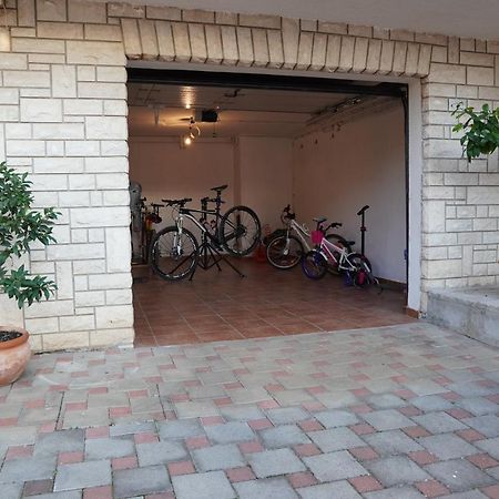 Apartments Luciana & Helena Пула Екстериор снимка