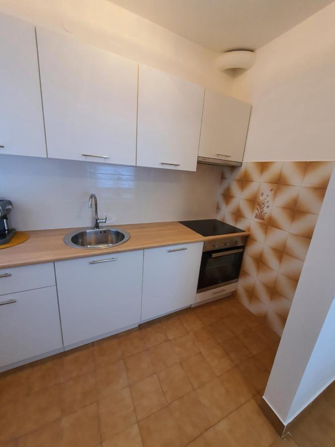 Apartments Luciana & Helena Пула Екстериор снимка