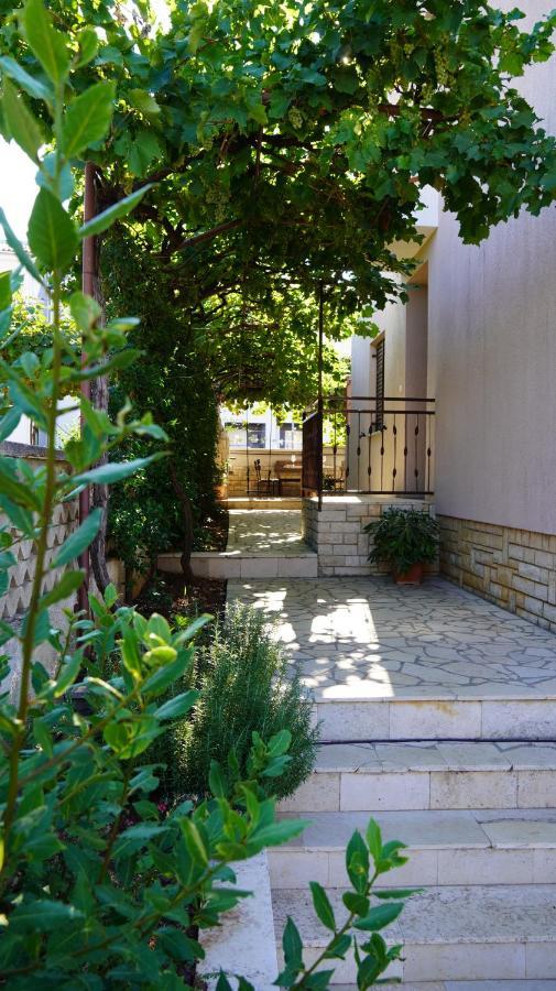 Apartments Luciana & Helena Пула Екстериор снимка