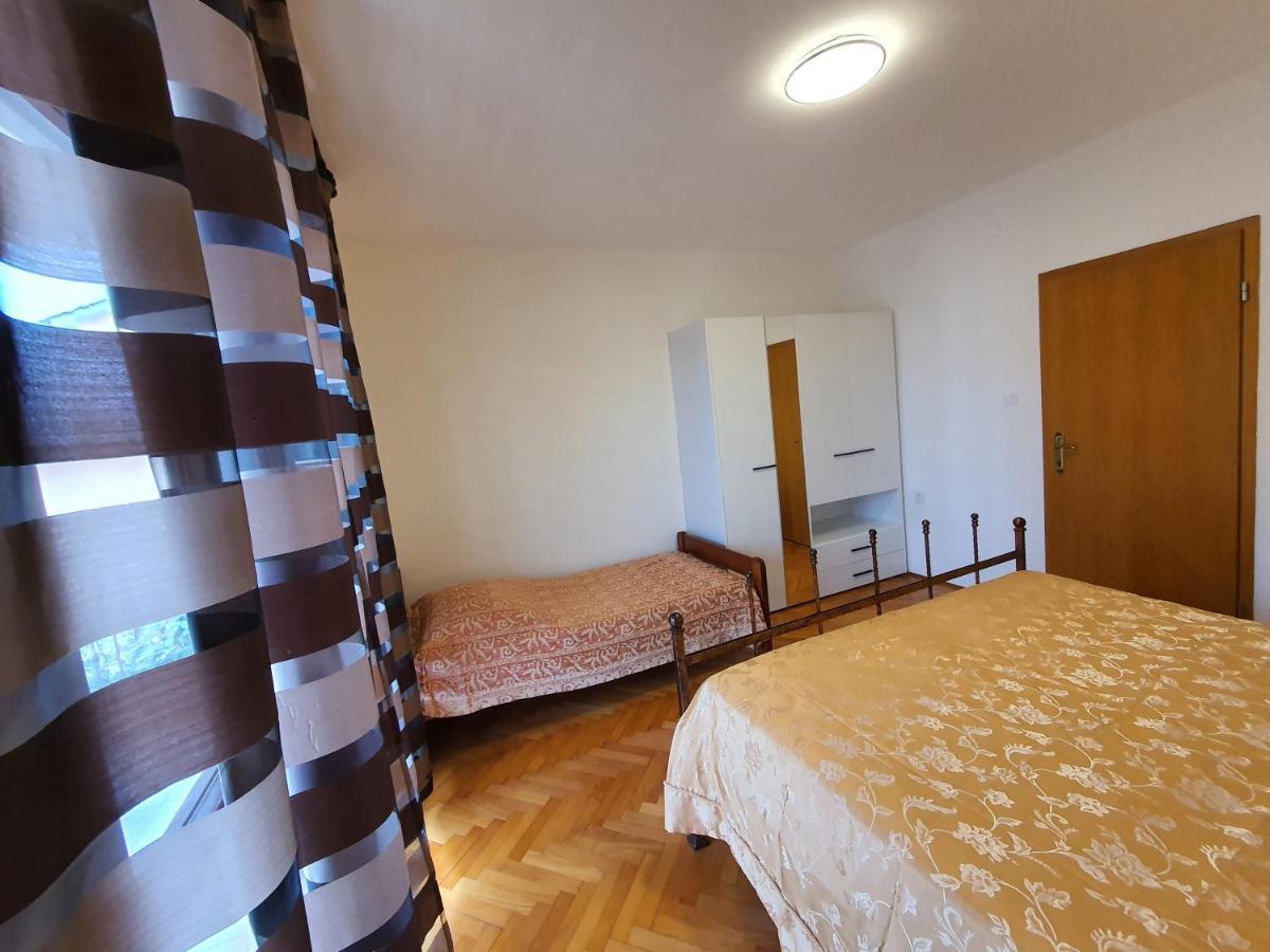 Apartments Luciana & Helena Пула Екстериор снимка