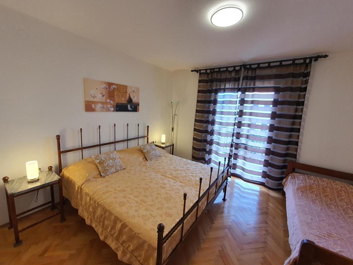 Apartments Luciana & Helena Пула Екстериор снимка