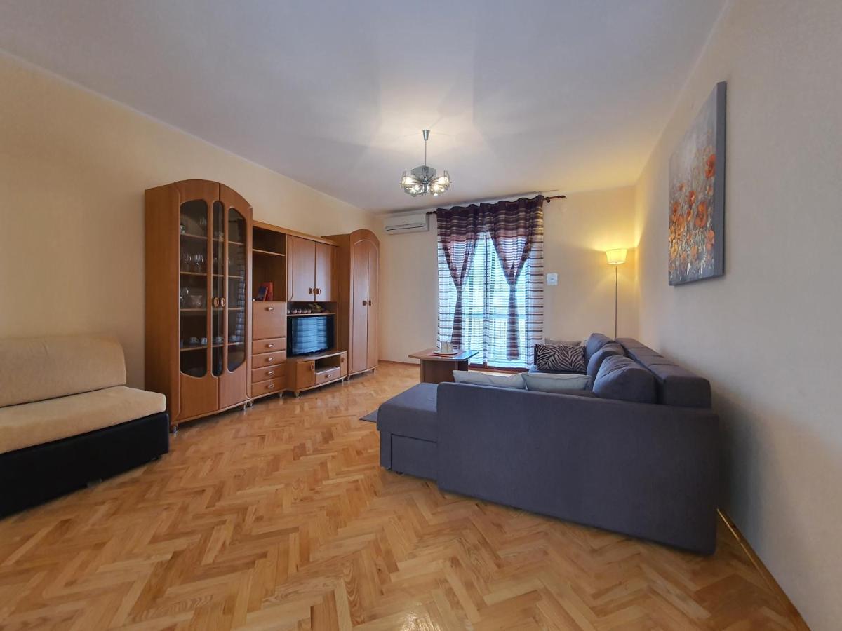 Apartments Luciana & Helena Пула Екстериор снимка