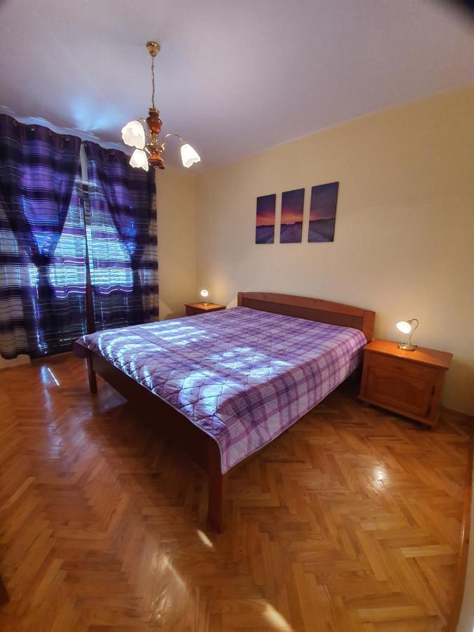Apartments Luciana & Helena Пула Екстериор снимка